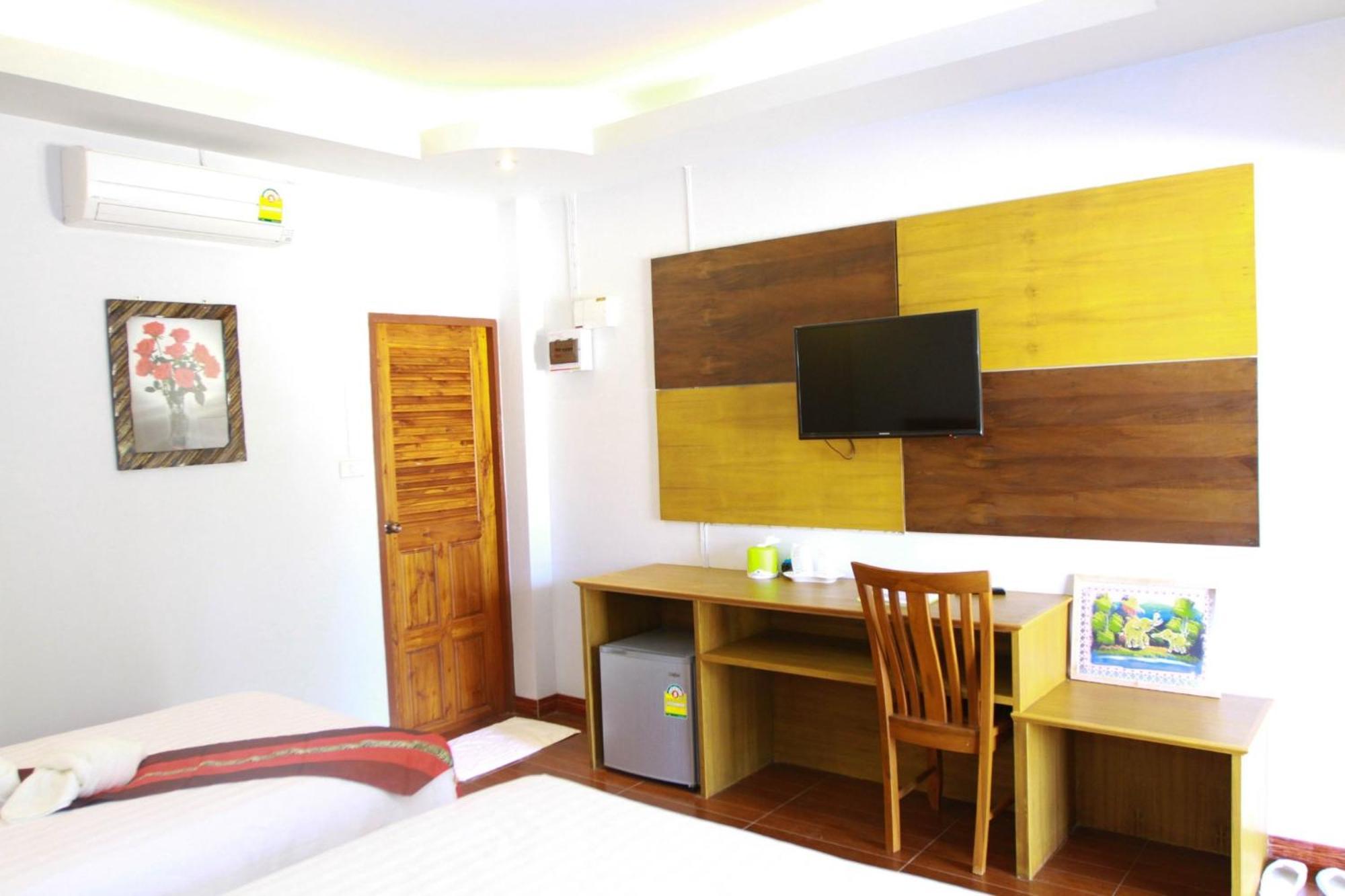 Hugpua Hotel Нан Экстерьер фото